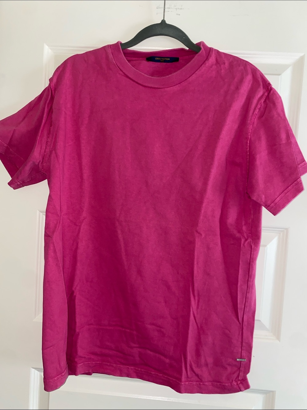 Louis Vuitton Men's Crew Neck T-Shirt in Fuchsia Pink